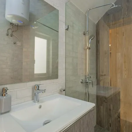 Boutique House - Private Terrace Near Dome Дом отдыха
