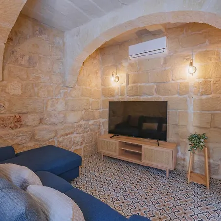 Boutique House - Private Terrace Near Dome Дом отдыха Моста