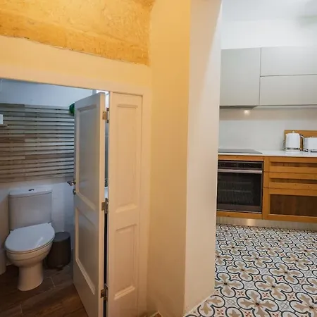 Boutique House - Private Terrace Near Dome Моста