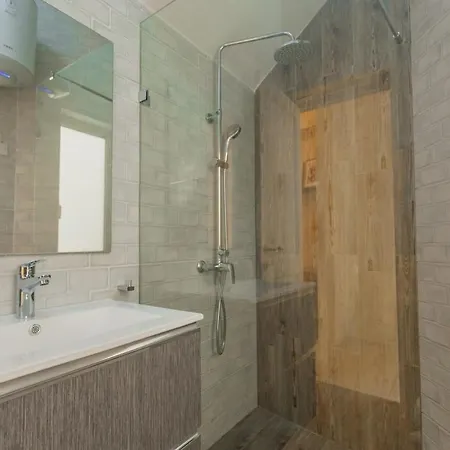 Boutique House - Private Terrace Near Dome Дом отдыха Моста